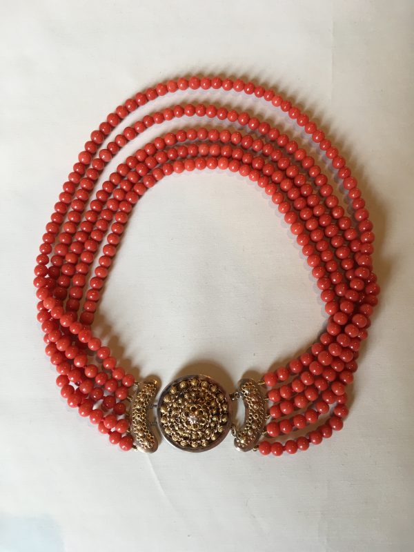 5 Rijig Collier Bloedkoraal