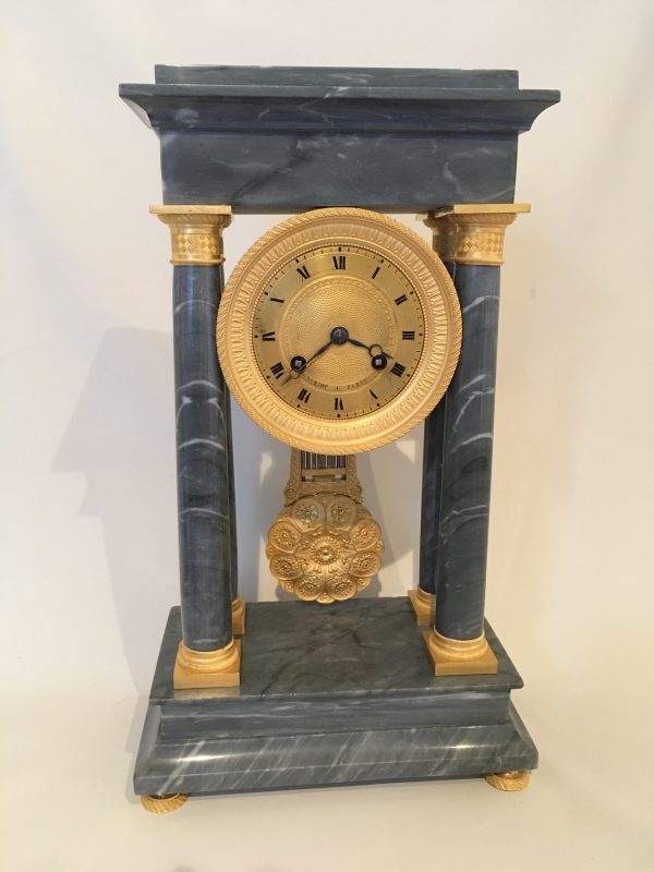 Kolompendule, Marmeren kast